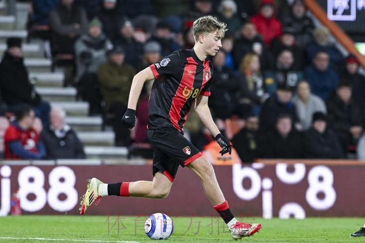 官方:皇马签下伯恩茅斯中卫怀森 双方签约5年 官方:皇马签下伯恩茅斯中卫怀森 双方签约5年